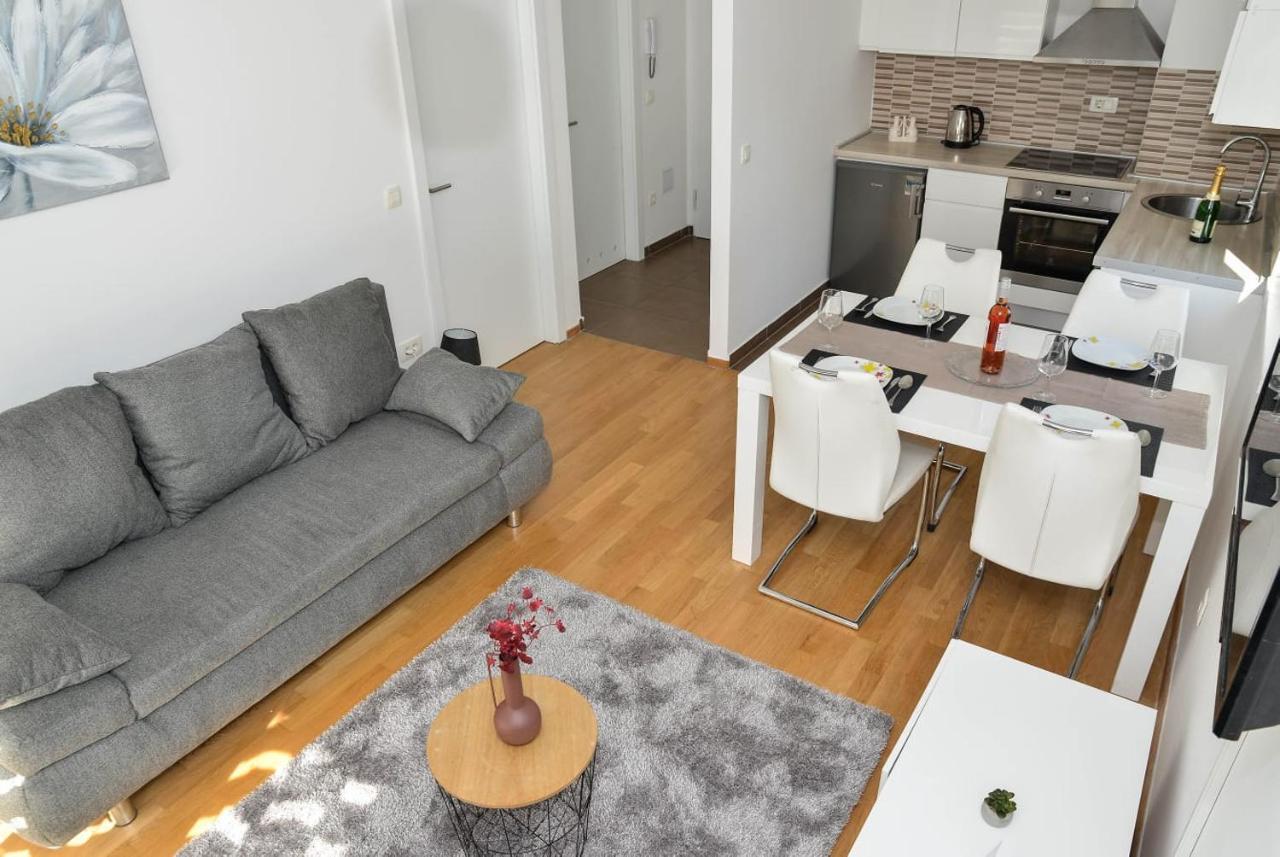 Apartment Leon Sa Privatnim Parkingom Zadar Exterior photo